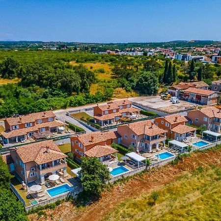 Villas Lotus With Pool And Jacuzzi PUY 외부 사진