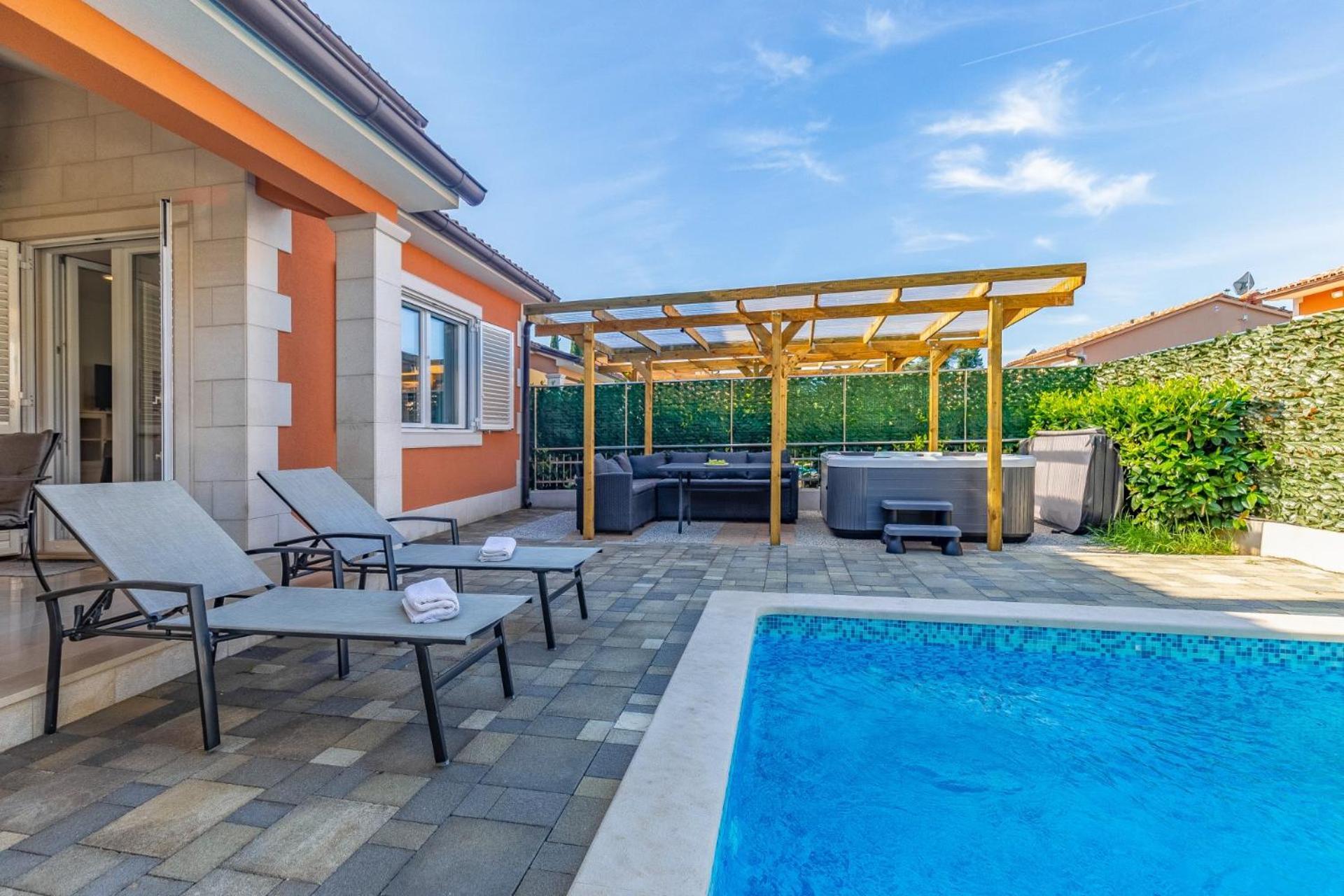 Villas Lotus With Pool And Jacuzzi PUY 외부 사진