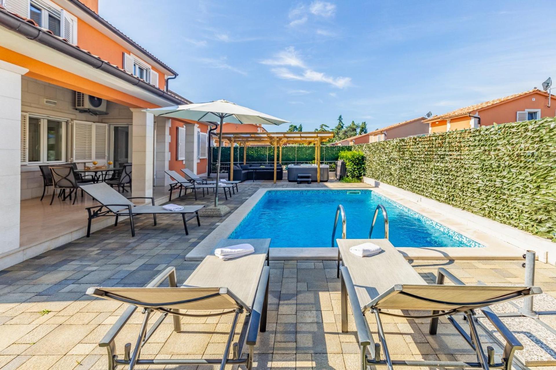 Villas Lotus With Pool And Jacuzzi PUY 외부 사진