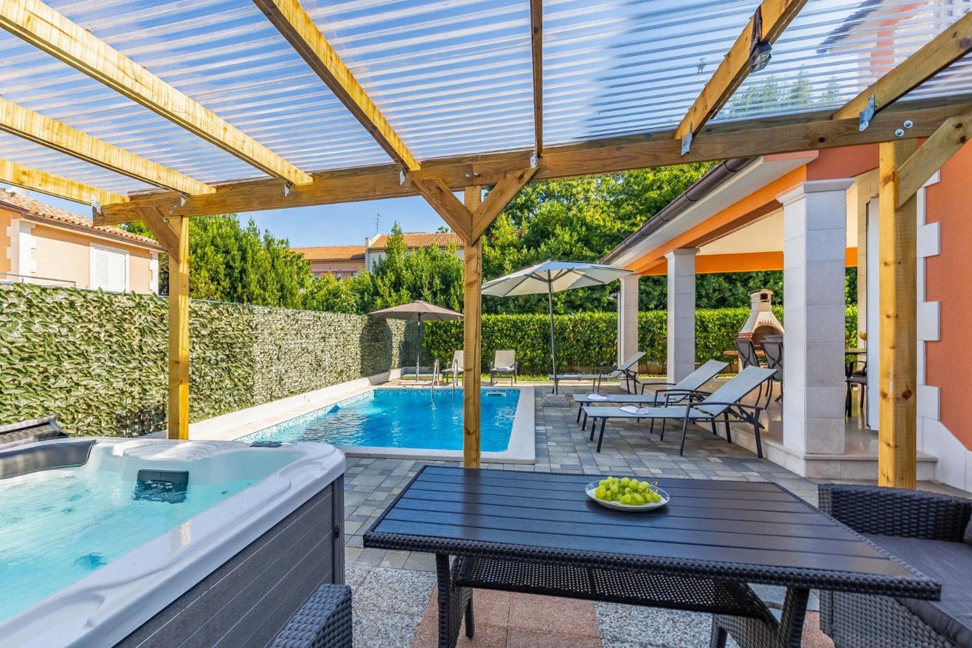 Villas Lotus With Pool And Jacuzzi PUY 외부 사진