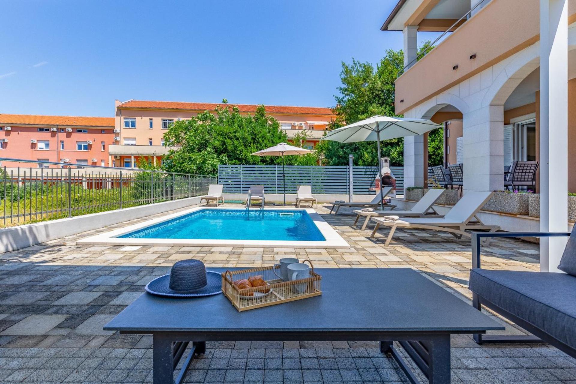 Villas Lotus With Pool And Jacuzzi PUY 외부 사진