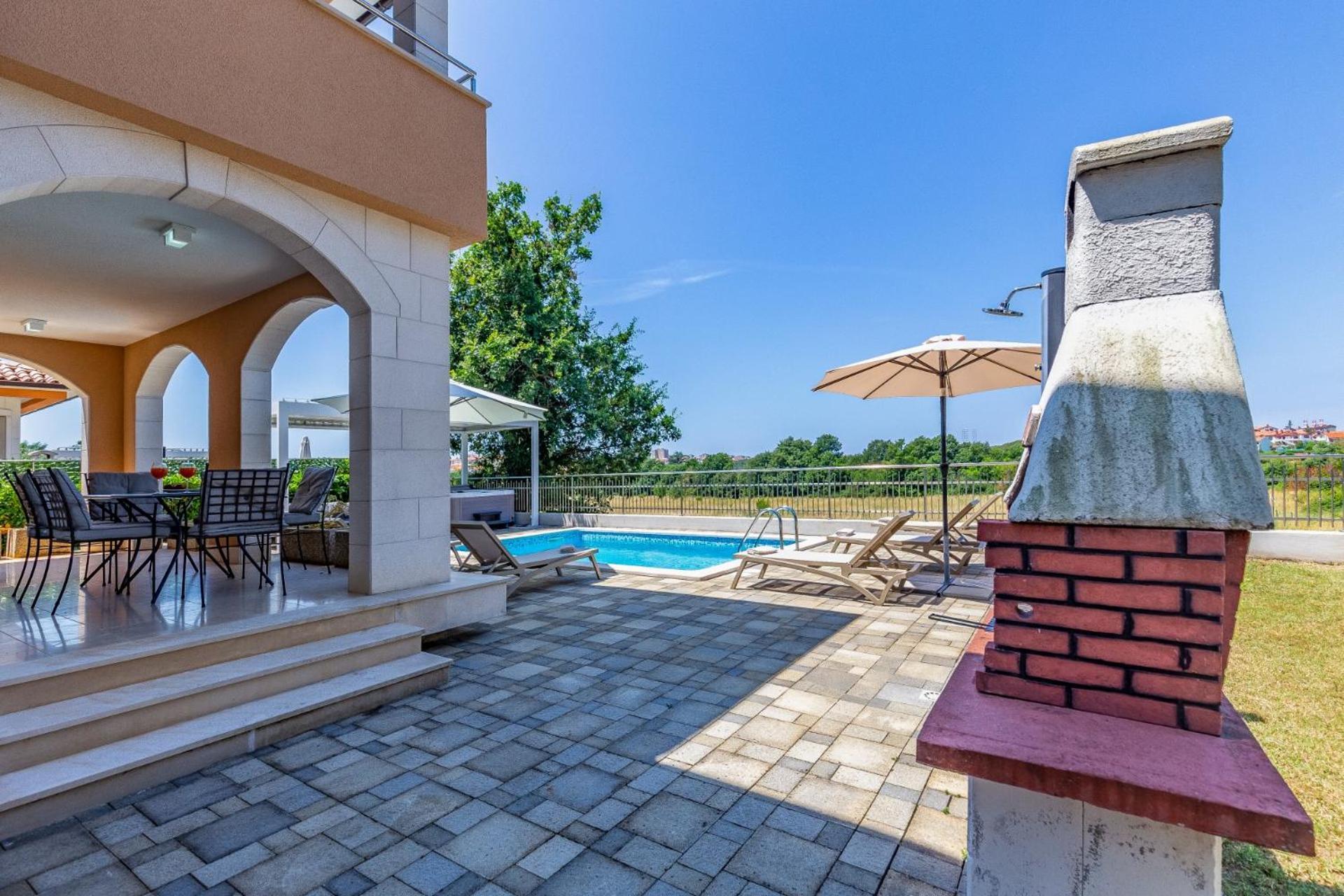 Villas Lotus With Pool And Jacuzzi PUY 외부 사진