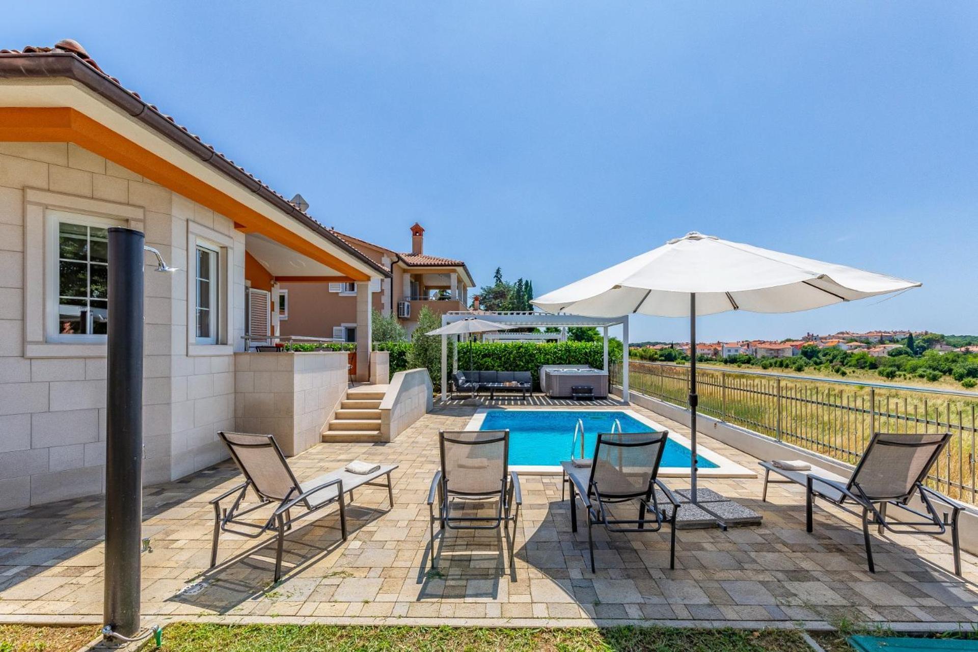 Villas Lotus With Pool And Jacuzzi PUY 외부 사진